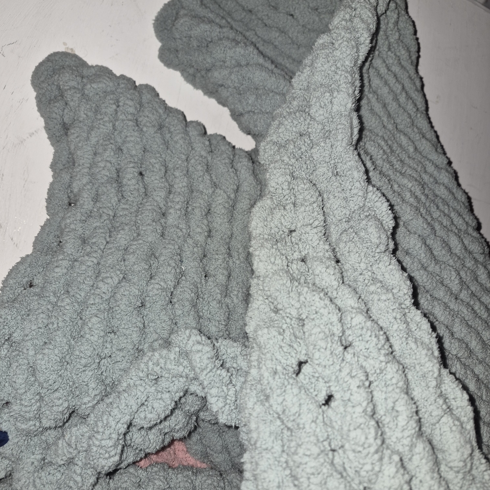 Cozy Textured Blanket in Pink and Gray - Picture 4 of 10